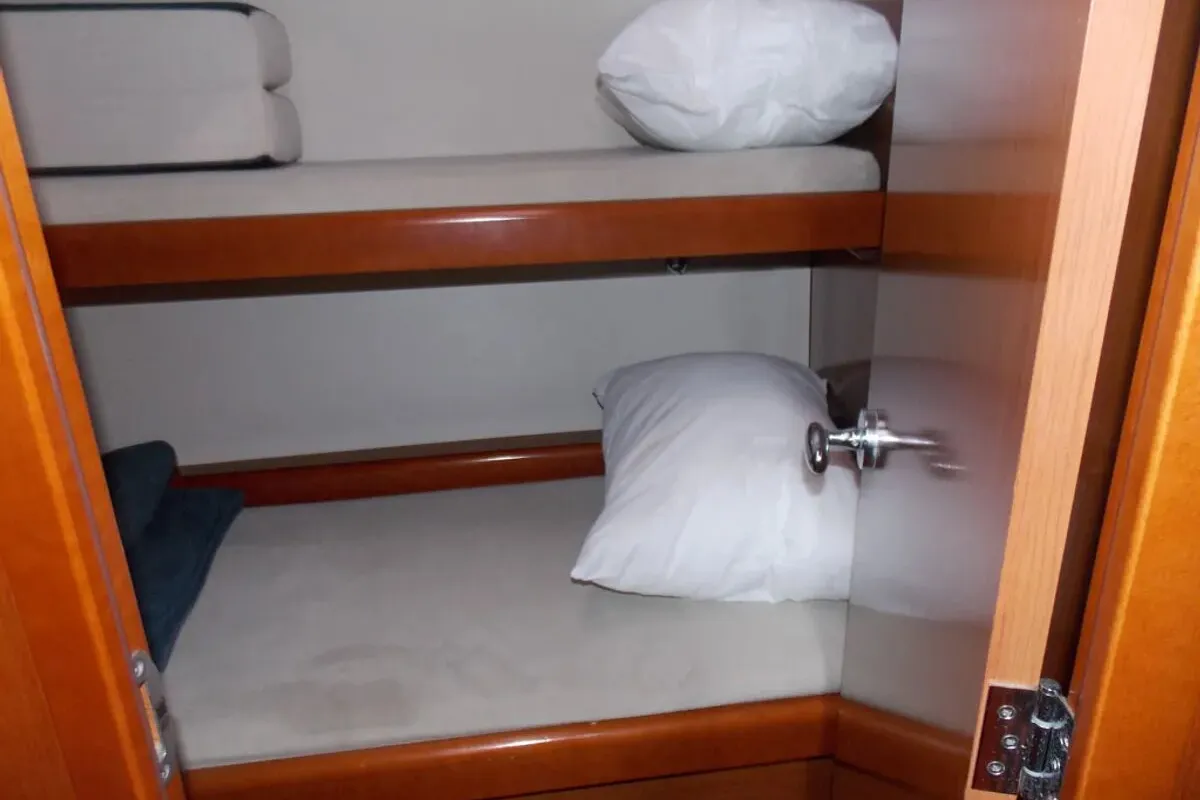Cabin on Fani, a Beneteau Oceanis 46 sailboat at Volos, Greece