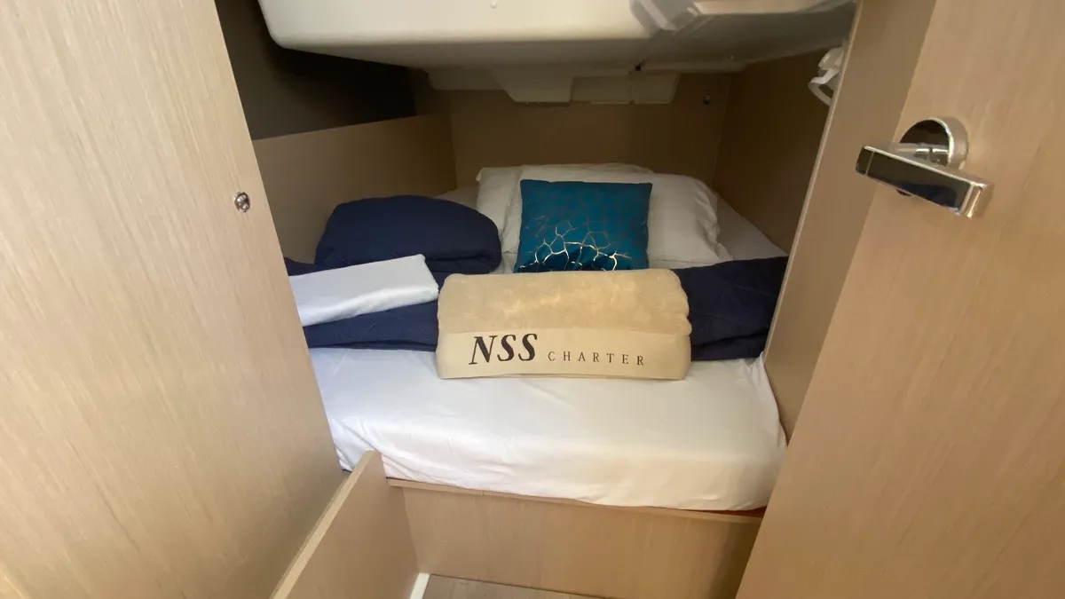 Cabin on Polis, a Beneteau Oceanis 35.1 sailboat at Rosignano Solvay, Italy