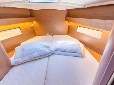 Cabin on Starlight, a Beneteau Oceanis 40.1 sailboat at Općina Medulin, Croatia