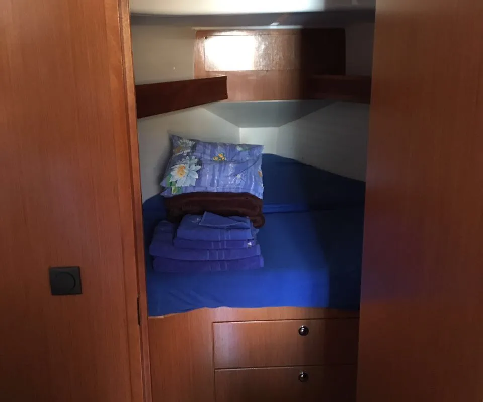 Cabin on Nici, a Bavaria Cruiser 32 sailboat at Općina Vrsar, Croatia