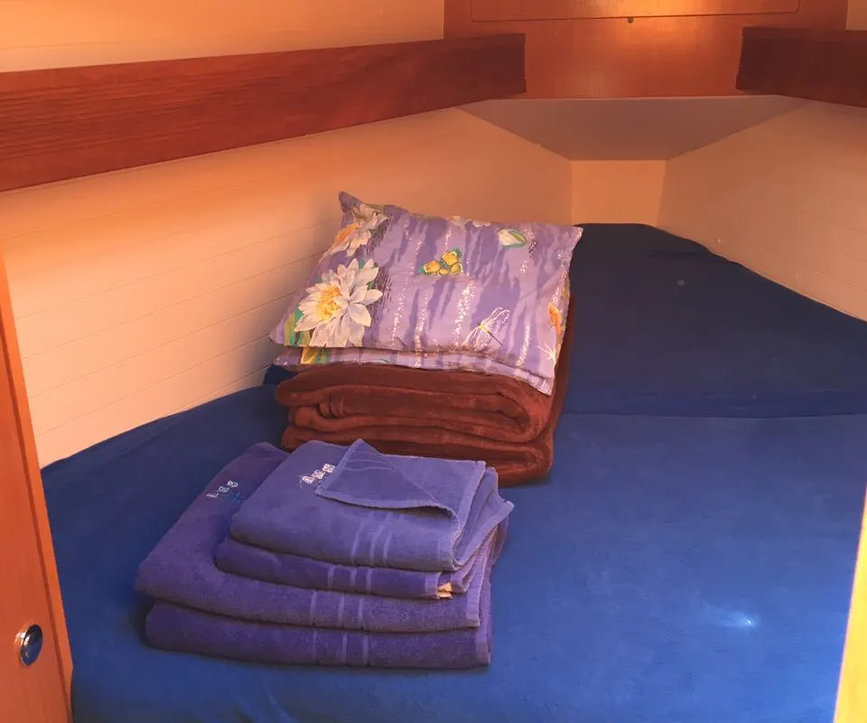 Cabin on Nici, a Bavaria Cruiser 32 sailboat at Općina Vrsar, Croatia