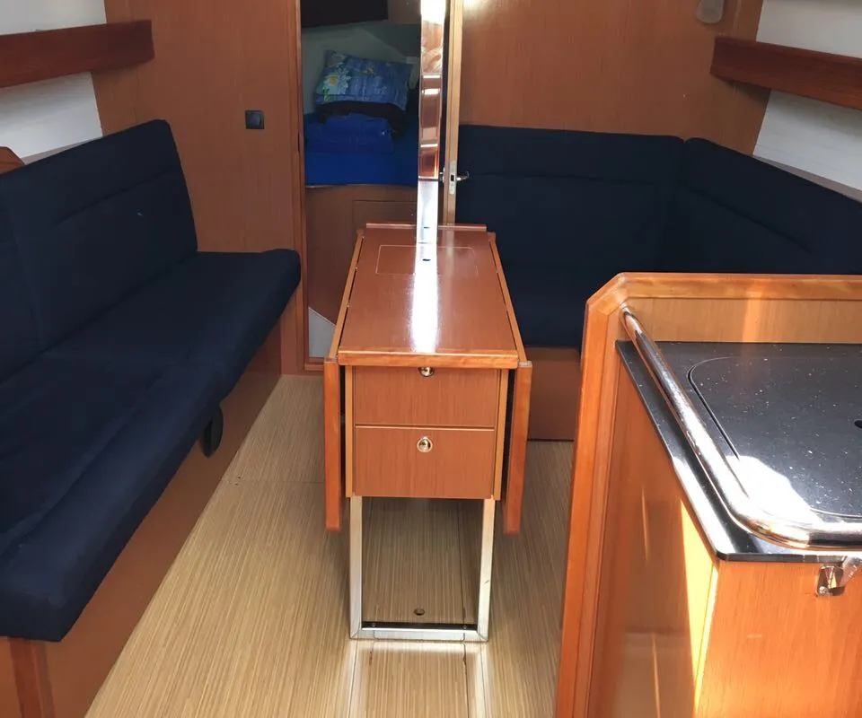 Salon of Nici, a Bavaria Cruiser 32 sailboat at Općina Vrsar, Croatia