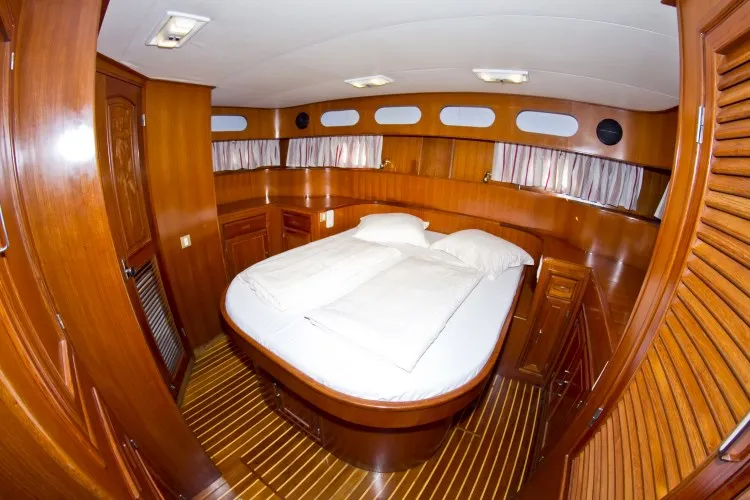 Cabin on Holiday, a Staryacht 1670 motorboat at Primošten, Croatia