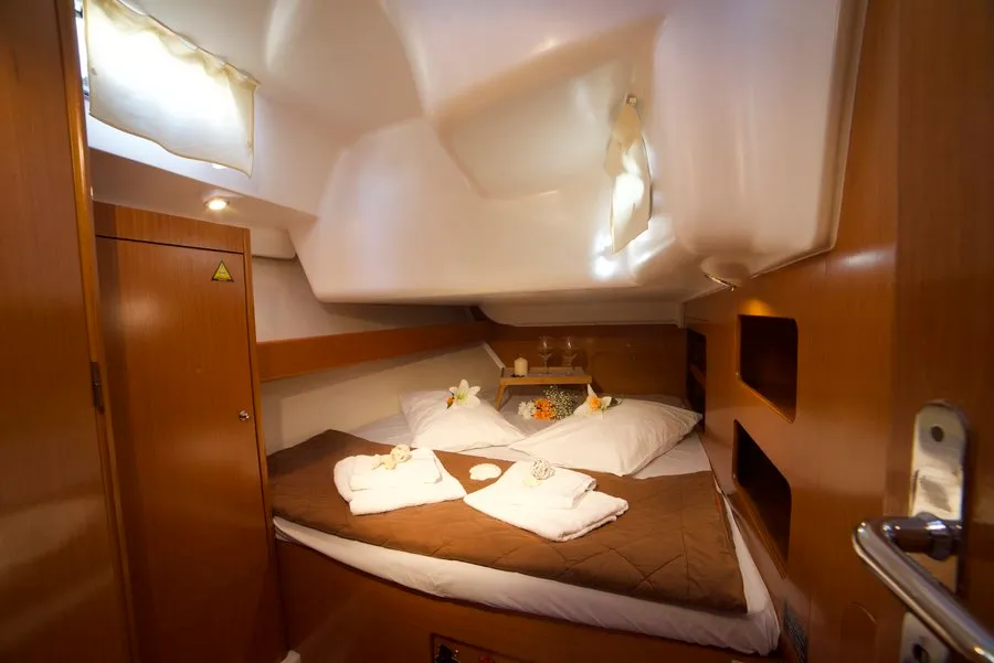 Cabin on Azzuro, a Beneteau Cyclades 50.5 sailboat at Athens, Greece