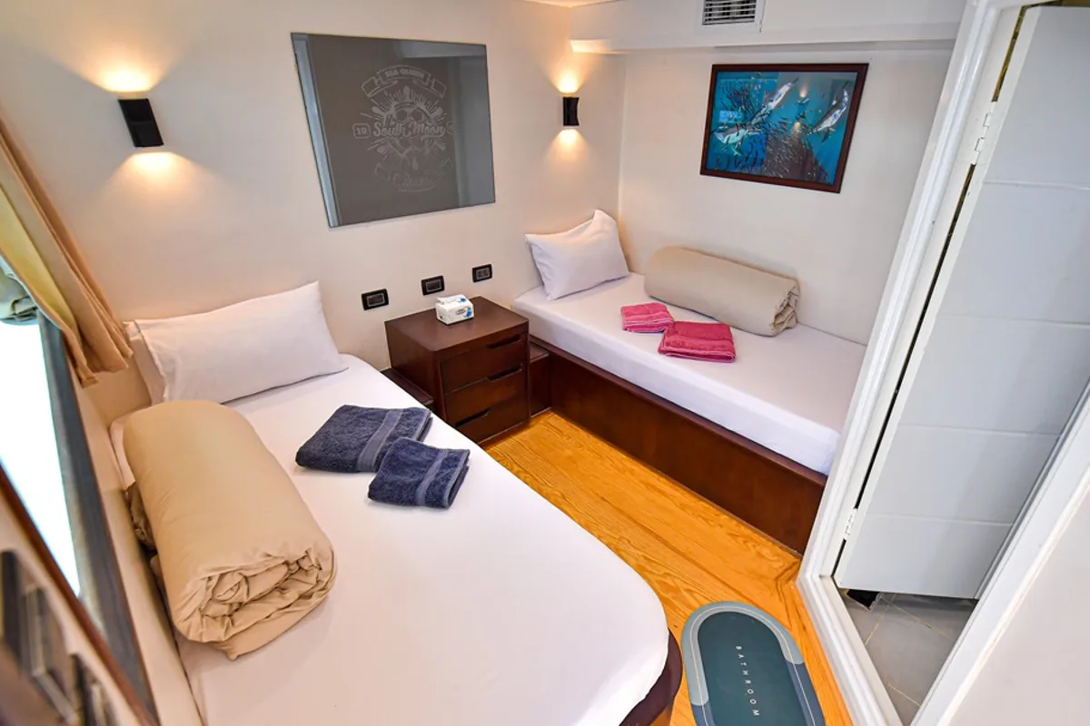 Cabin on Twin bed cabin lower deck 1, a Gulet Luxury Motor Yacht motorboat at Sharm El Sheikh, Egypt