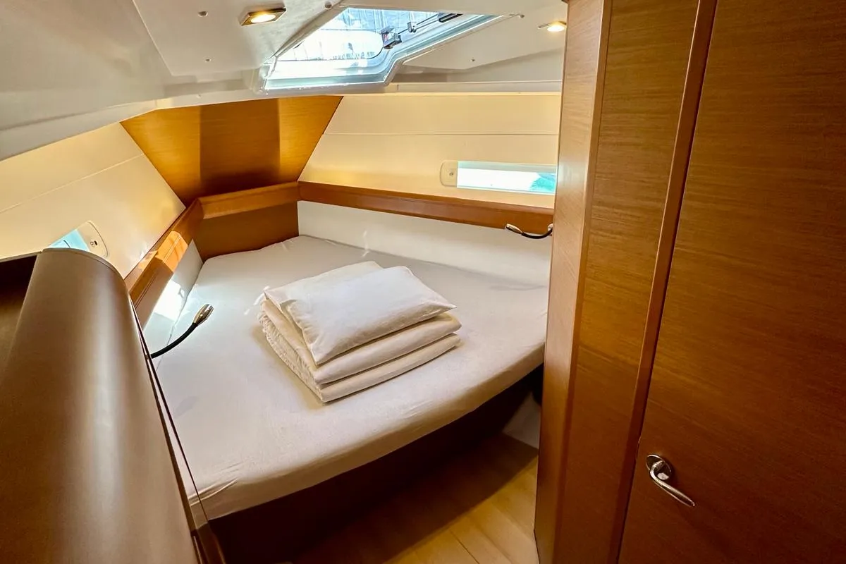 Cabin on Bowie, a Jeanneau Sun Odyssey 419 sailboat at Sukošan, Croatia
