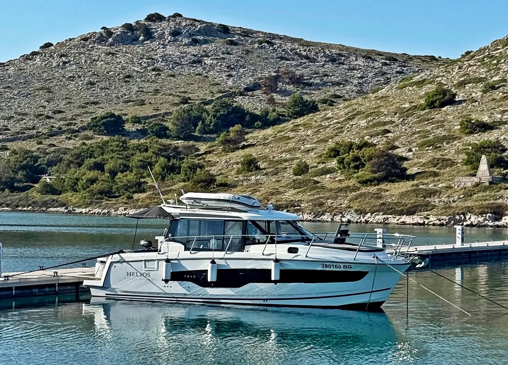Exterior view of Helios, a Jeanneau Merry Fisher 1095 motorboat at Općina Sukošan, Croatia