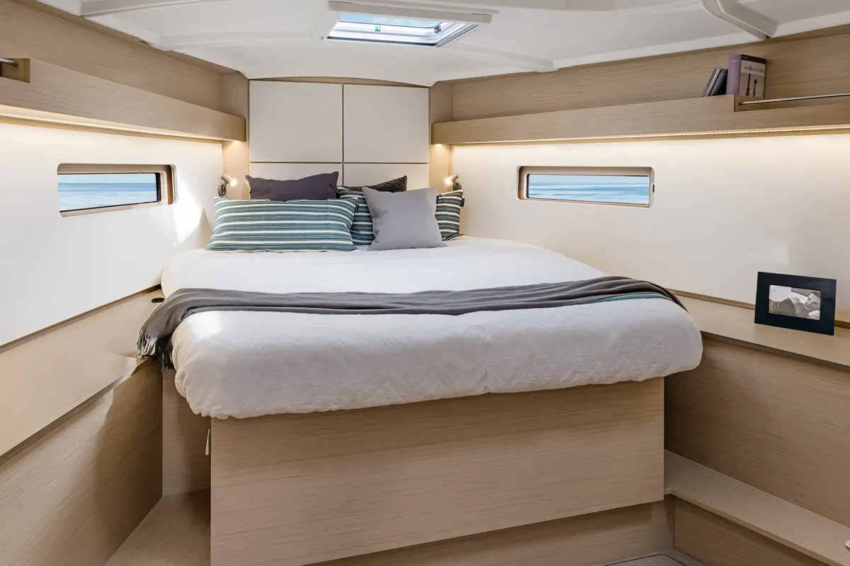 Cabin on Mayramoot, a Beneteau Oceanis 40.1 sailboat at Athens, Greece