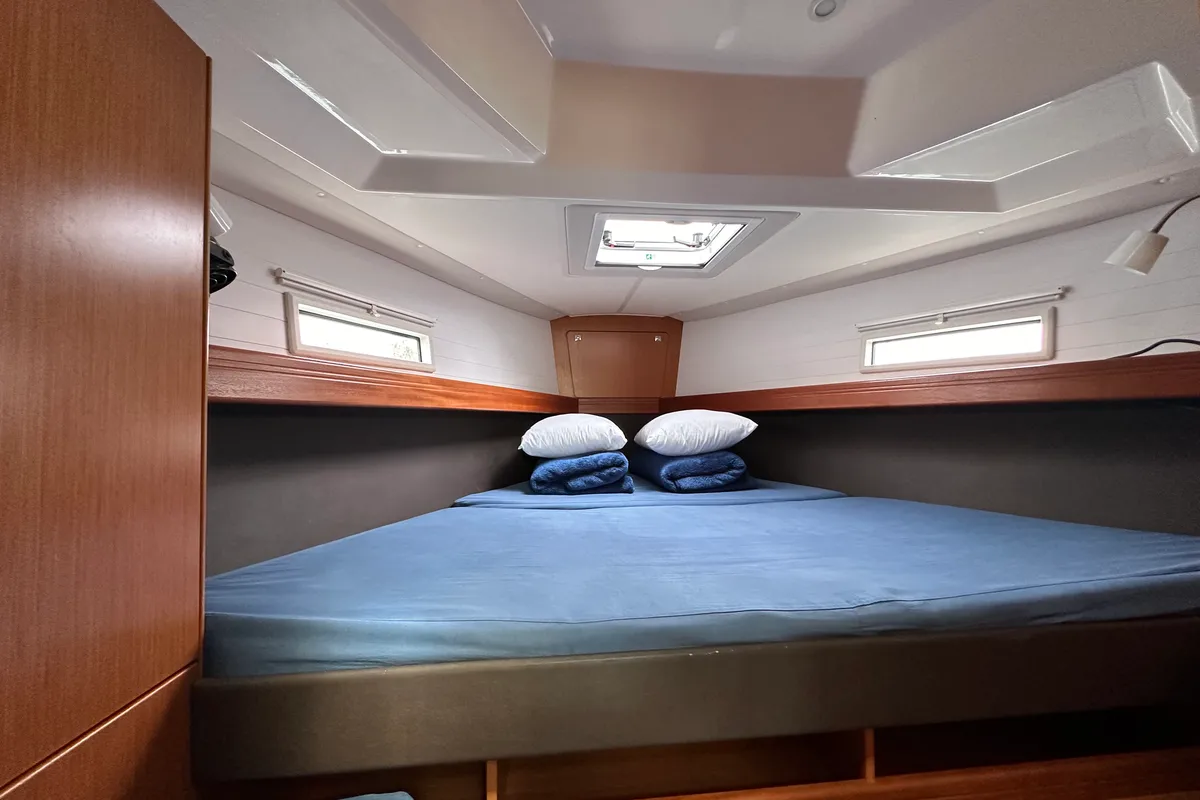 Cabin on Yvonne, a Bavaria Cruiser 41 sailboat at Athens, Greece