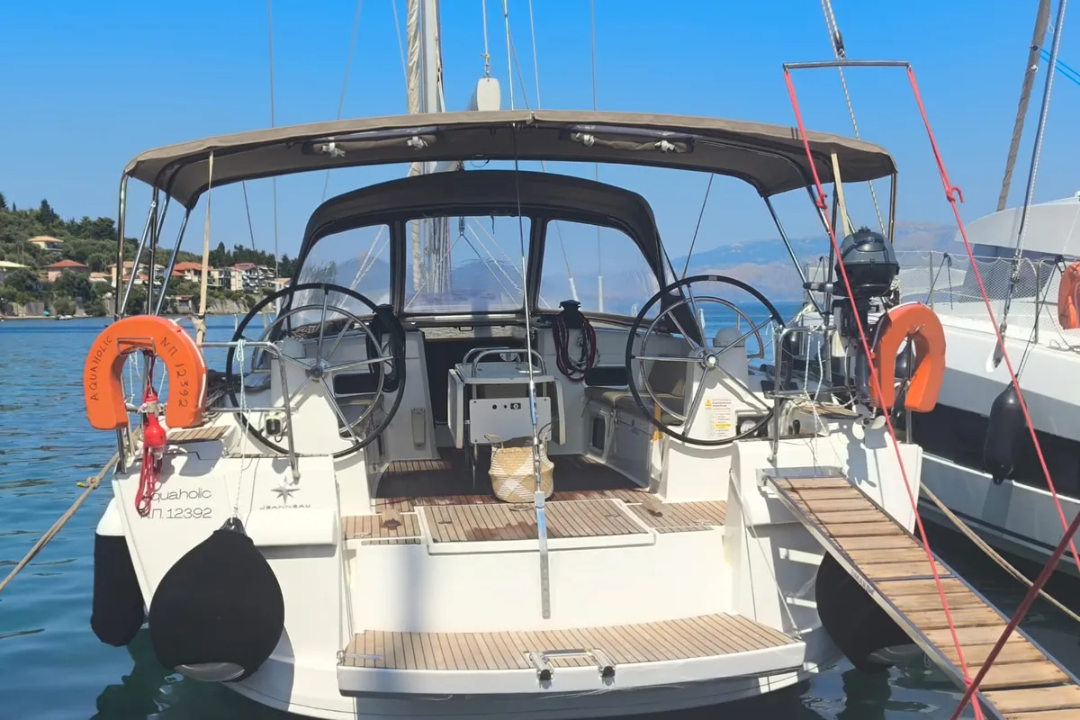 Exterior view of Aquaholic, a Jeanneau Sun Odyssey 519 sailboat at Municipal Unit of Ellomenos, Greece