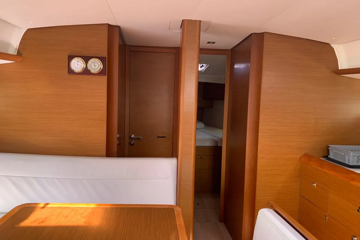 Salon of Aquaholic, a Jeanneau Sun Odyssey 519 sailboat at Municipal Unit of Ellomenos, Greece