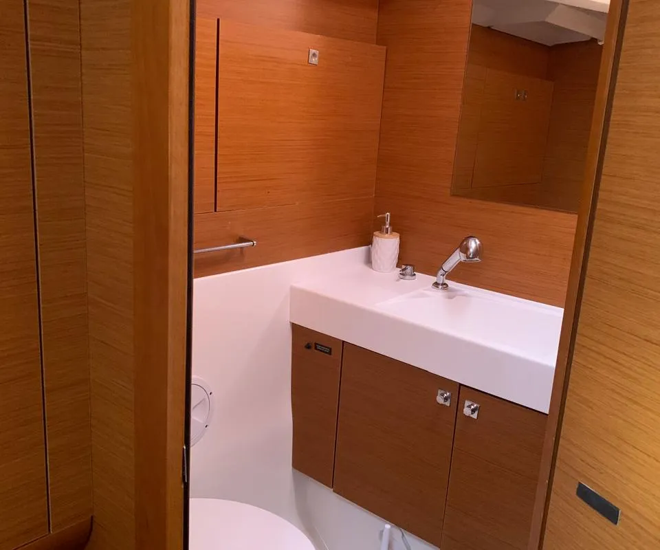 Head on Aquaholic, a Jeanneau Sun Odyssey 519 sailboat at Municipal Unit of Ellomenos, Greece