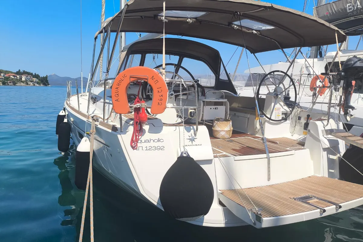 Exterior view of Aquaholic, a Jeanneau Sun Odyssey 519 sailboat at Municipal Unit of Ellomenos, Greece