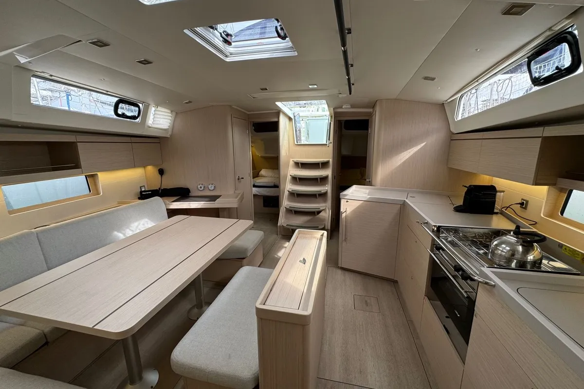 Salon of Callisto, a Beneteau Oceanis 46.1 sailboat at Salerno, Italy