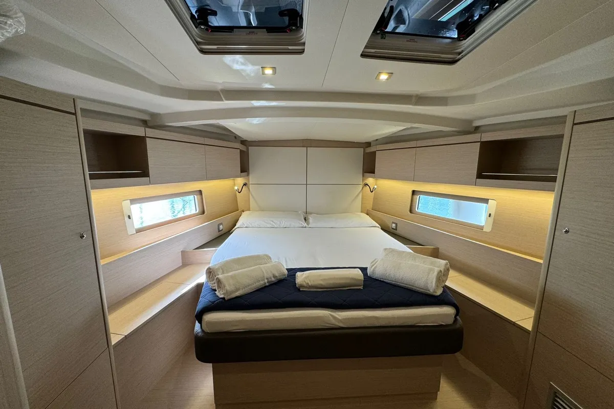 Cabin on Callisto, a Beneteau Oceanis 46.1 sailboat at Salerno, Italy