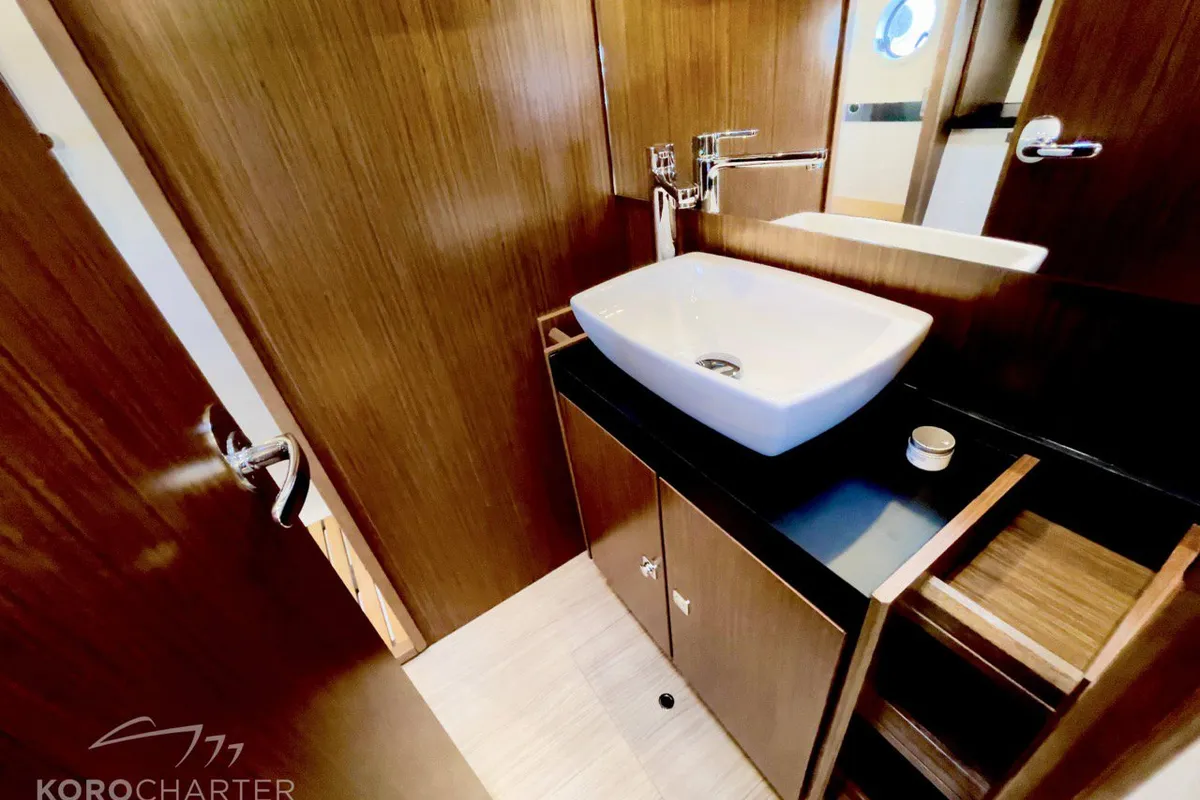 Spaceship, a Bavaria Virtess 420 Fly motor yacht at Punat, Croatia