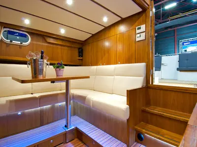 Salon of De Drait Bravoure 34, a motorboat at Drachten, Netherlands