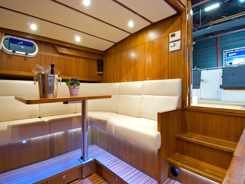 Salon of De Drait Bravoure 34, a motorboat at Drachten, Netherlands