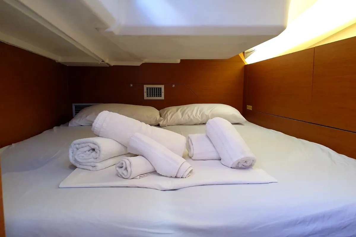 Cabin on Maryann, a Jeanneau Sun Odyssey 440 sailboat at Cannigione, Italy