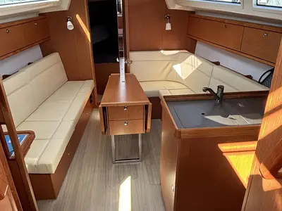 Salon of 3 Lune, a Bavaria Cruiser 34 sailboat at Grad Pula, Croatia