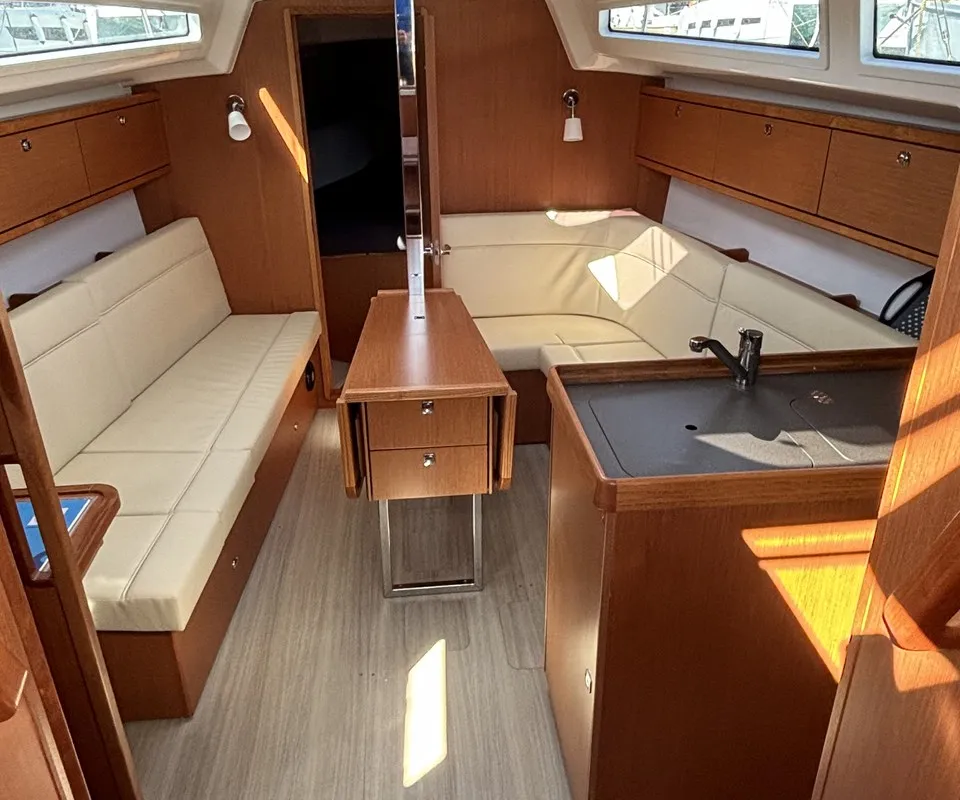 Salon of 3 Lune, a Bavaria Cruiser 34 sailboat at Grad Pula, Croatia