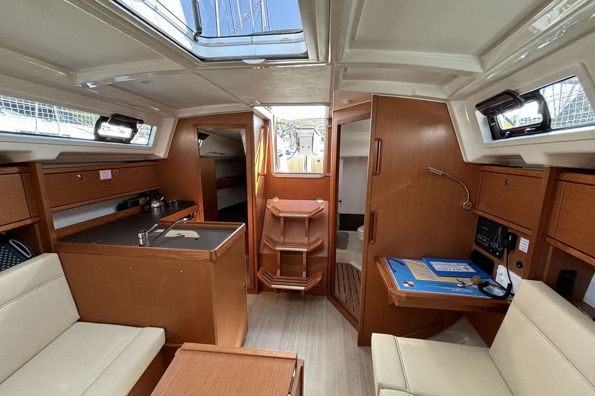 Salon of 3 Lune, a Bavaria Cruiser 34 sailboat at Grad Pula, Croatia