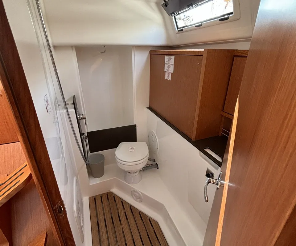 Head on 3 Lune, a Bavaria Cruiser 34 sailboat at Grad Pula, Croatia