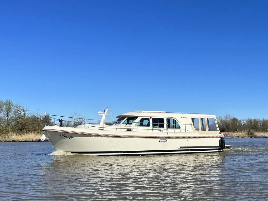 Exterior view of Liberty, a Linssen Grand Sturdy 40.0 Sedan motorboat at Heukelum, Netherlands