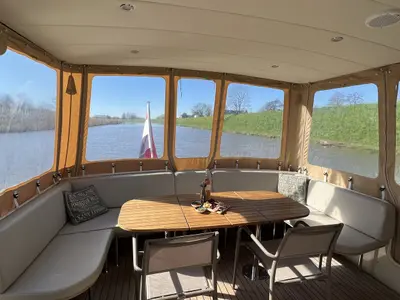 Deck of Liberty, a Linssen Grand Sturdy 40.0 Sedan motorboat at Heukelum, Netherlands