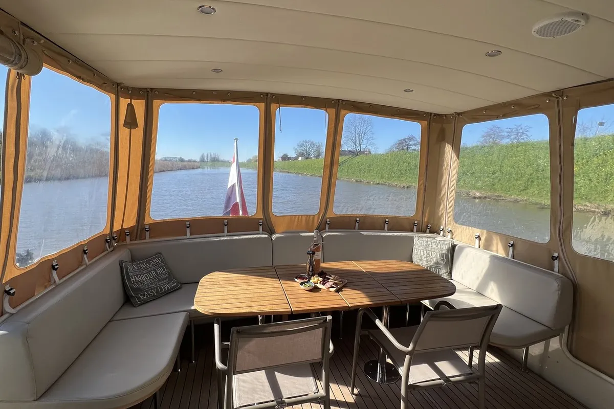 Deck of Liberty, a Linssen Grand Sturdy 40.0 Sedan motorboat at Heukelum, Netherlands