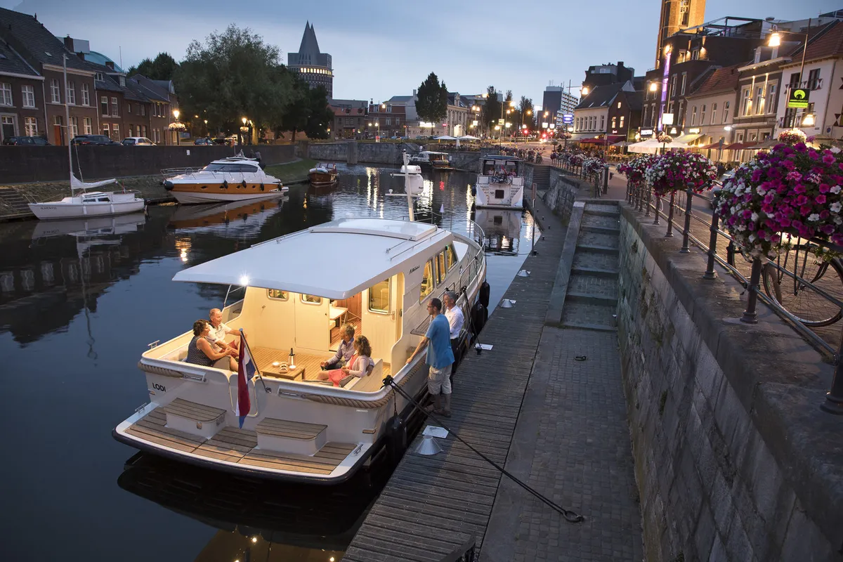 Exterior view of Liberty, a Linssen Grand Sturdy 40.0 Sedan motorboat at Heukelum, Netherlands