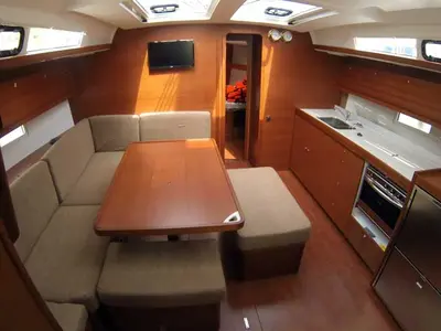 Salon of Pinacolada, a Dufour 460 GL sailboat at Milazzo, Italy