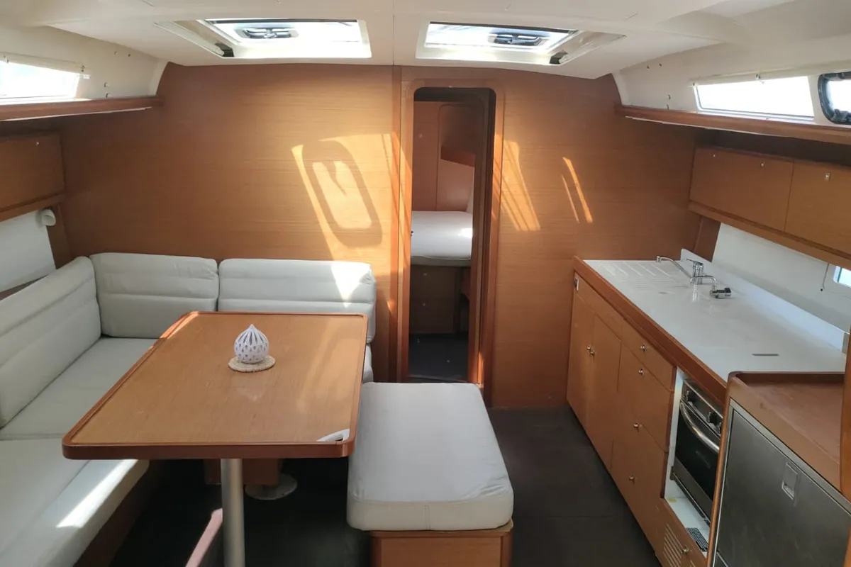 Salon of Pinacolada, a Dufour 460 GL sailboat at Milazzo, Italy