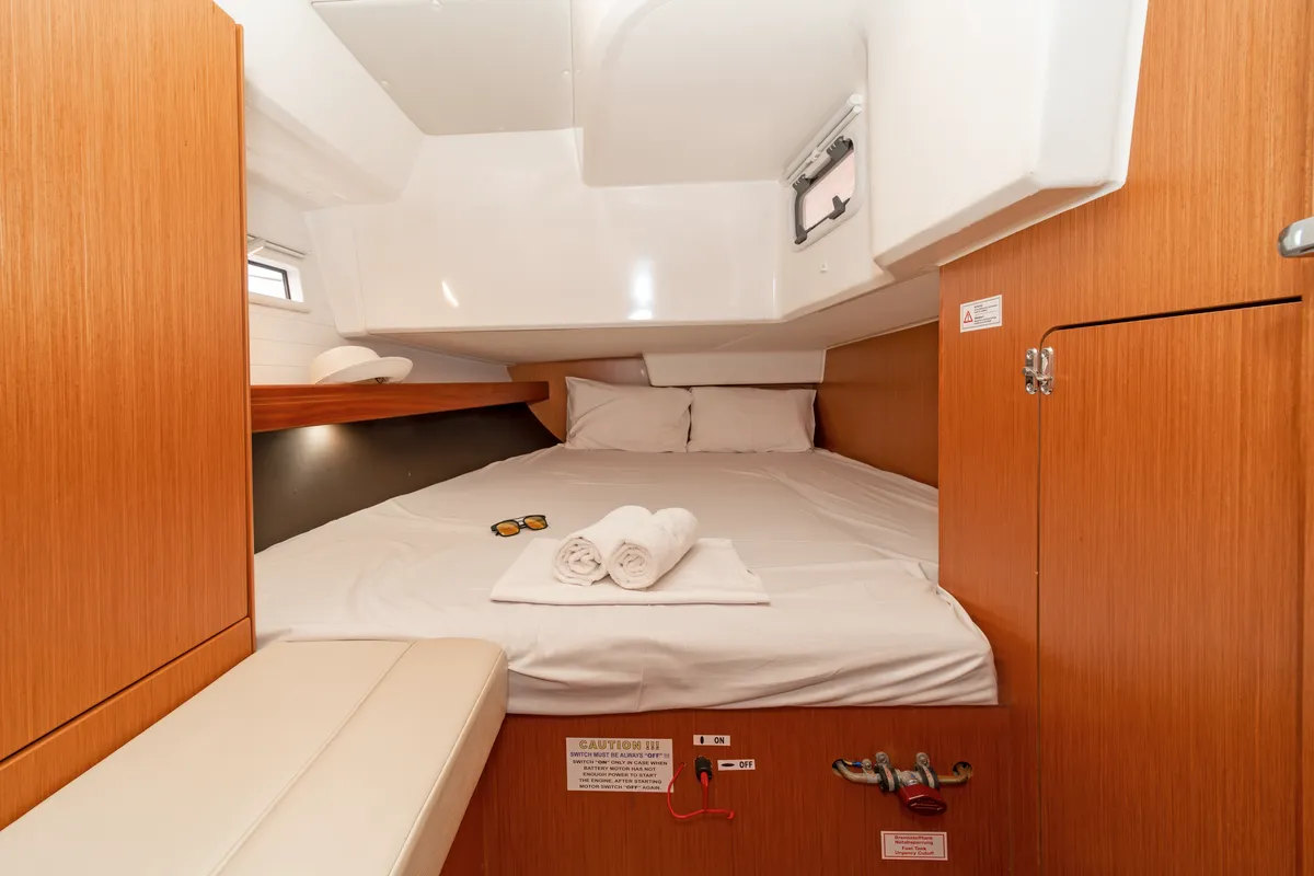 Cabin on Laertis, a Bavaria Cruiser 41 sailboat at Volos, Greece