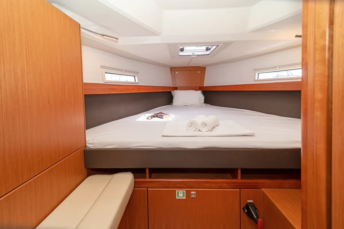 Cabin on Laertis, a Bavaria Cruiser 41 sailboat at Volos, Greece