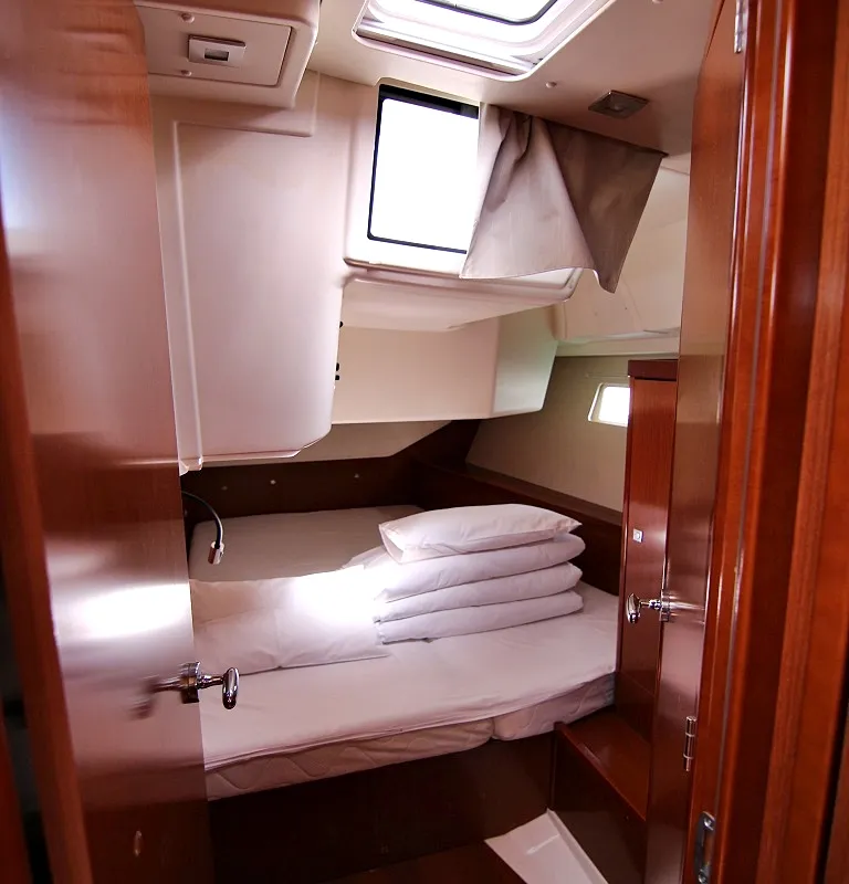 Cabin on Golden Dreams, a Beneteau Oceanis 45 sailboat at Općina Sukošan, Croatia