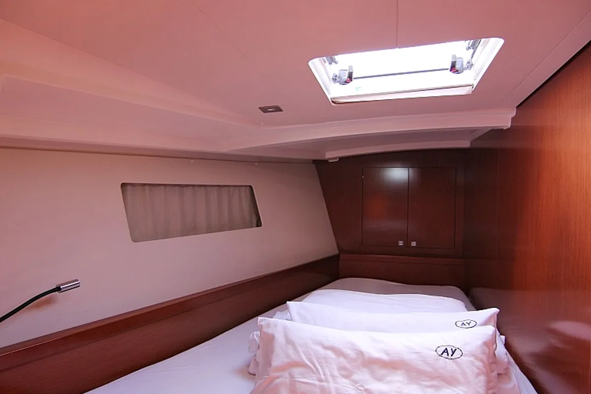Cabin on Golden Dreams, a Beneteau Oceanis 45 sailboat at Općina Sukošan, Croatia