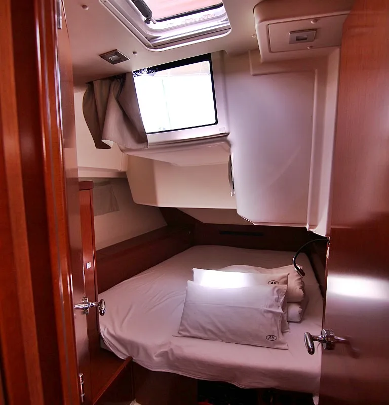 Cabin on Golden Dreams, a Beneteau Oceanis 45 sailboat at Općina Sukošan, Croatia