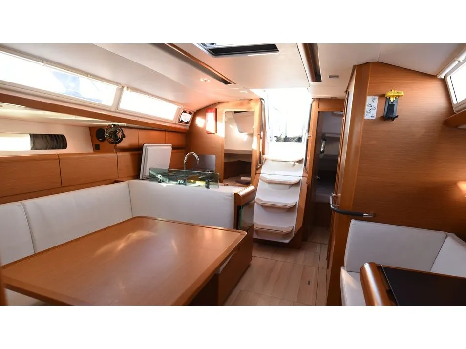 Salon of Eulimene, a Jeanneau Sun Odyssey 419 sailboat at Volos, Greece