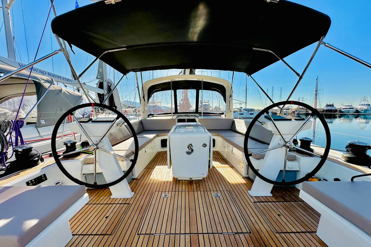 Cockpit of Barracuda (Refit 2026 - A/C - Generator - Electric Heads - 12 Pax), a Beneteau Oceanis 51.1 sailboat at Kontokali…
