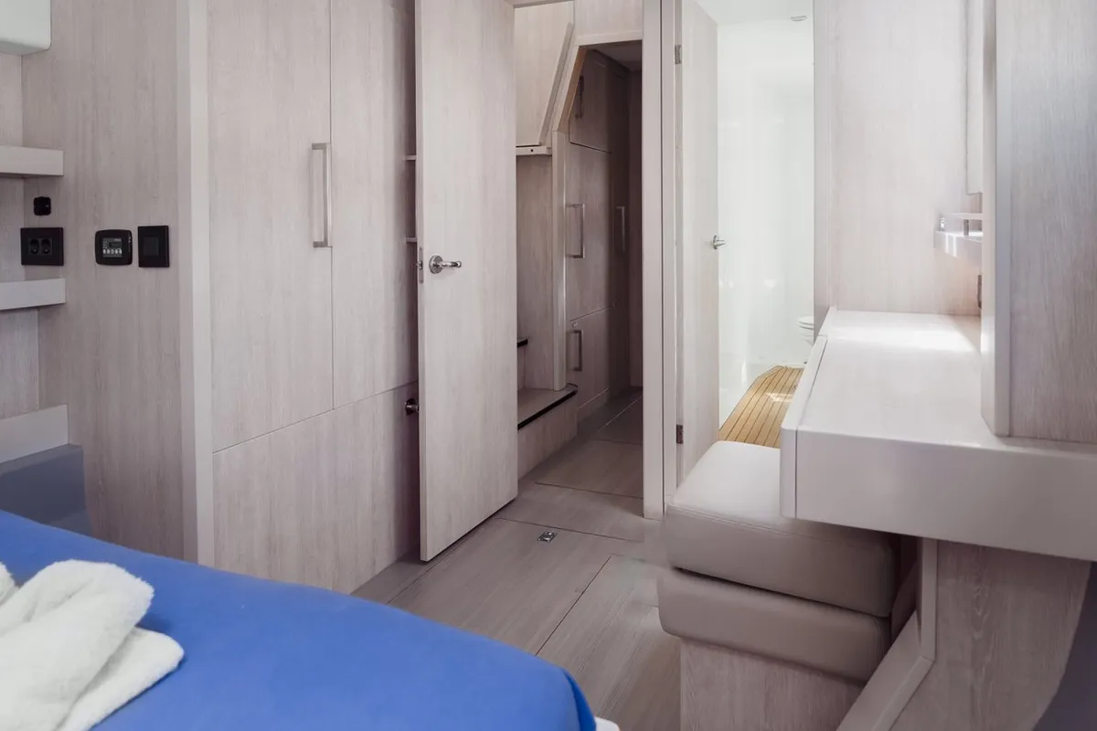 Cabin on Between, a Leopard 58 catamaran at Roche Caiman, Seychelles