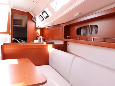 Galley of Chilli, a Beneteau Oceanis 31 sailboat at Road Town, British Virgin Islands