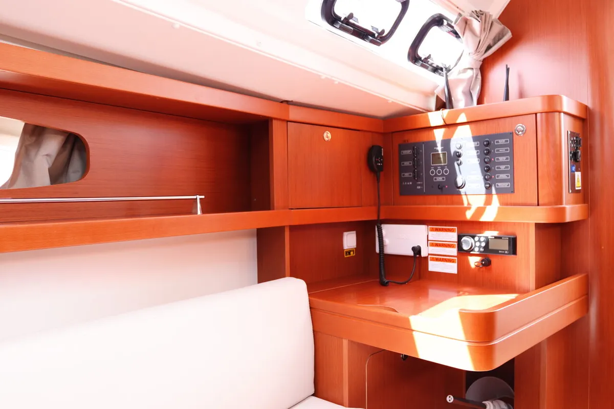 Salon of Chilli, a Beneteau Oceanis 31 sailboat at Road Town, British Virgin Islands