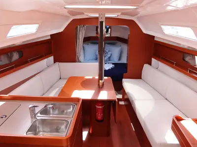 Salon of Chilli, a Beneteau Oceanis 31 sailboat at Road Town, British Virgin Islands