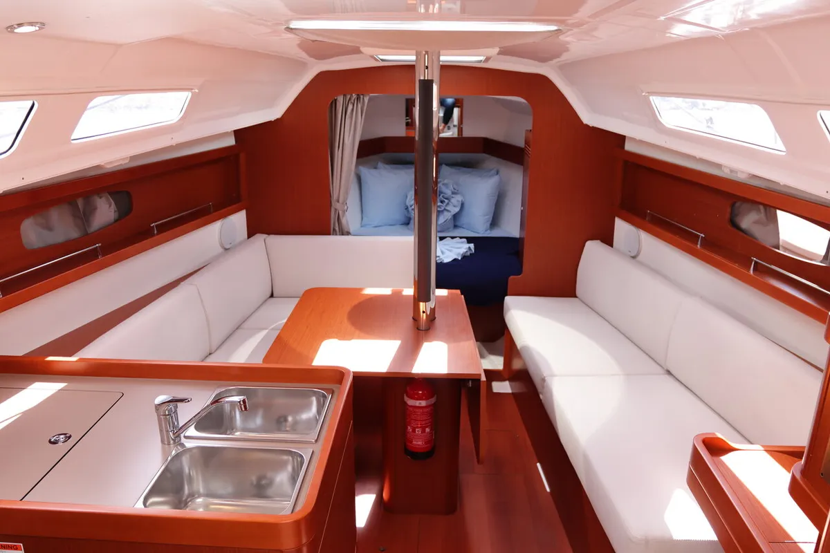 Salon of Chilli, a Beneteau Oceanis 31 sailboat at Road Town, British Virgin Islands