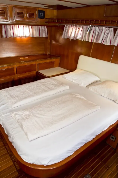 Cabin on Viva La Libertad , a Staryacht 1940 motorboat at Primošten, Croatia