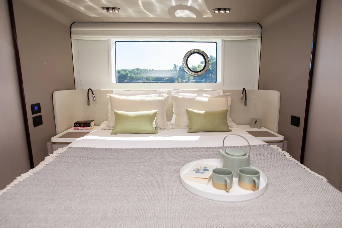Cabin on Alibaba, a Azimut 60 motorboat at Grad Šibenik, Croatia