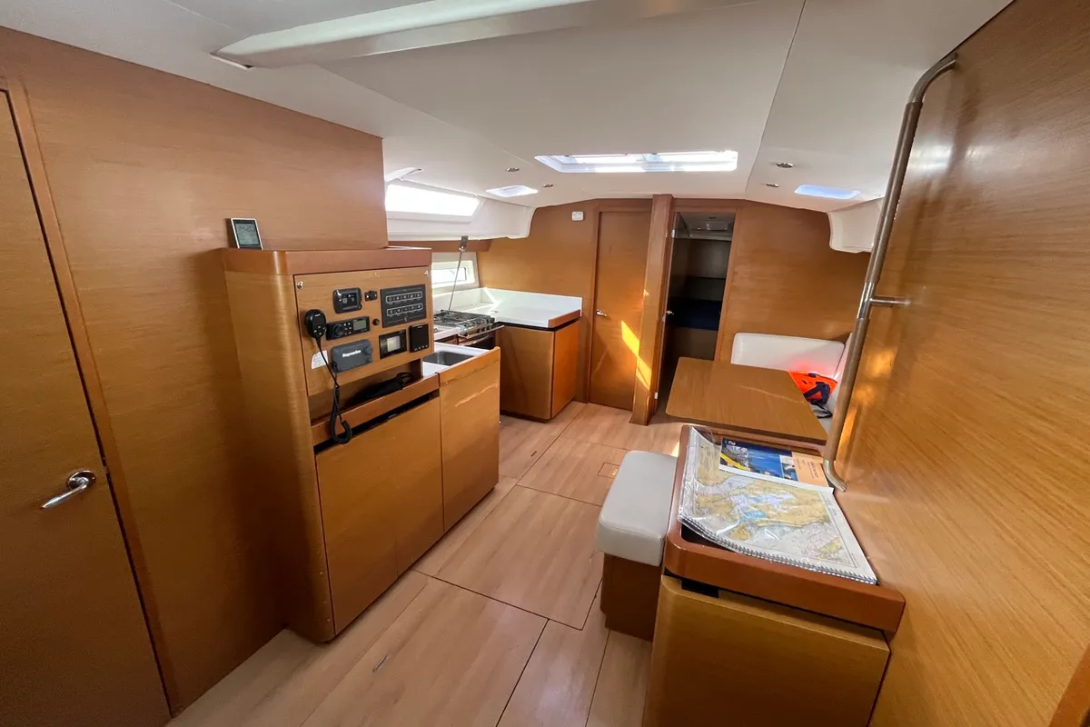 Salon of ATHINA, a Jeanneau Sun Odyssey 490 sailboat at Sukošan, Croatia
