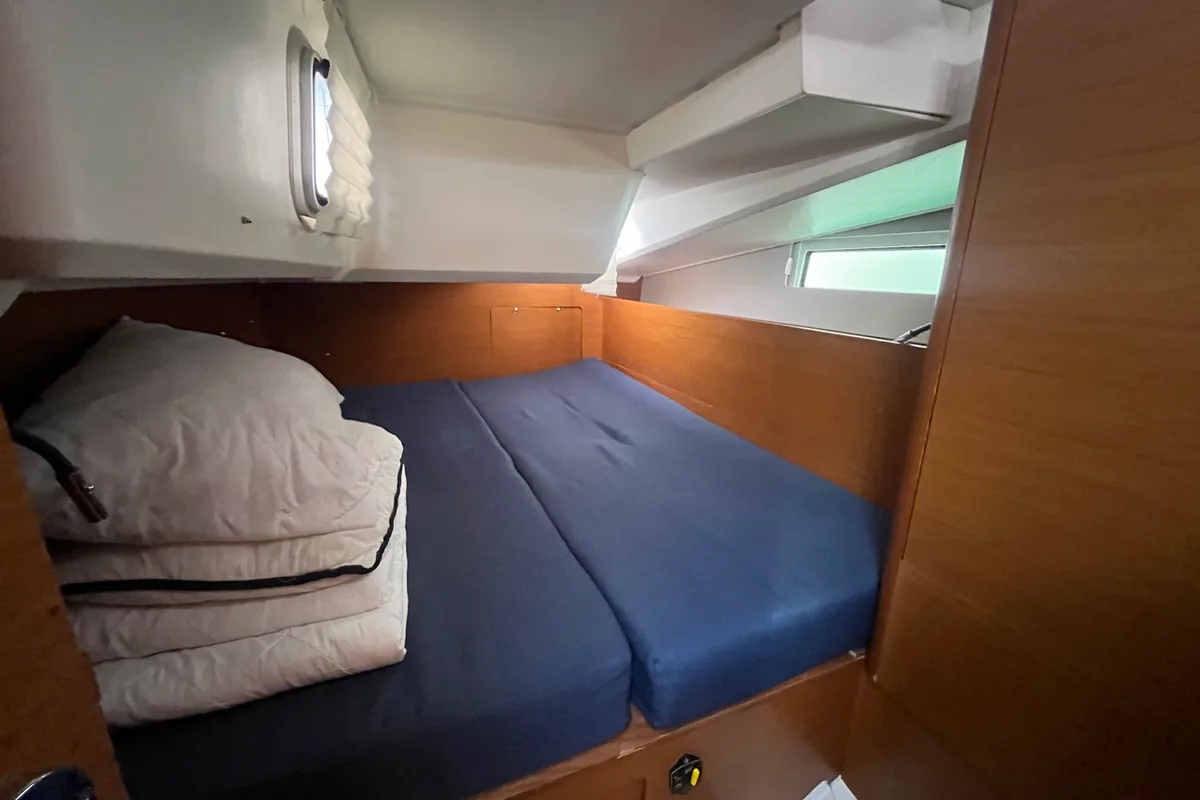 Cabin on ATHINA, a Jeanneau Sun Odyssey 490 sailboat at Sukošan, Croatia