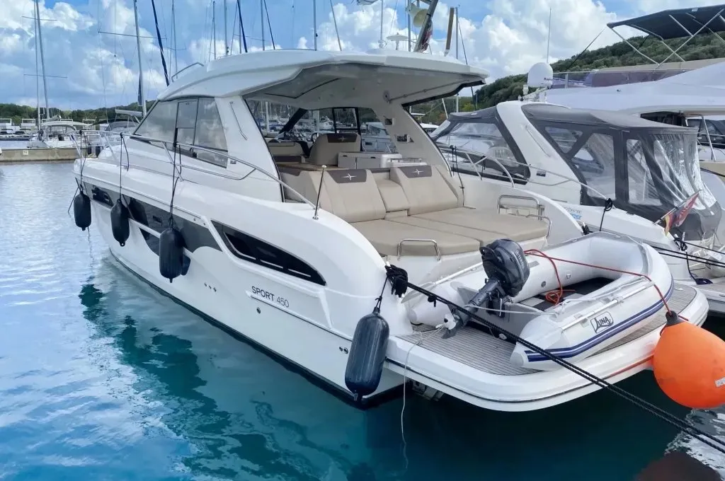 Exterior view of Varola, a Bavaria Sport 450 HT motorboat at Seget Donji, Croatia